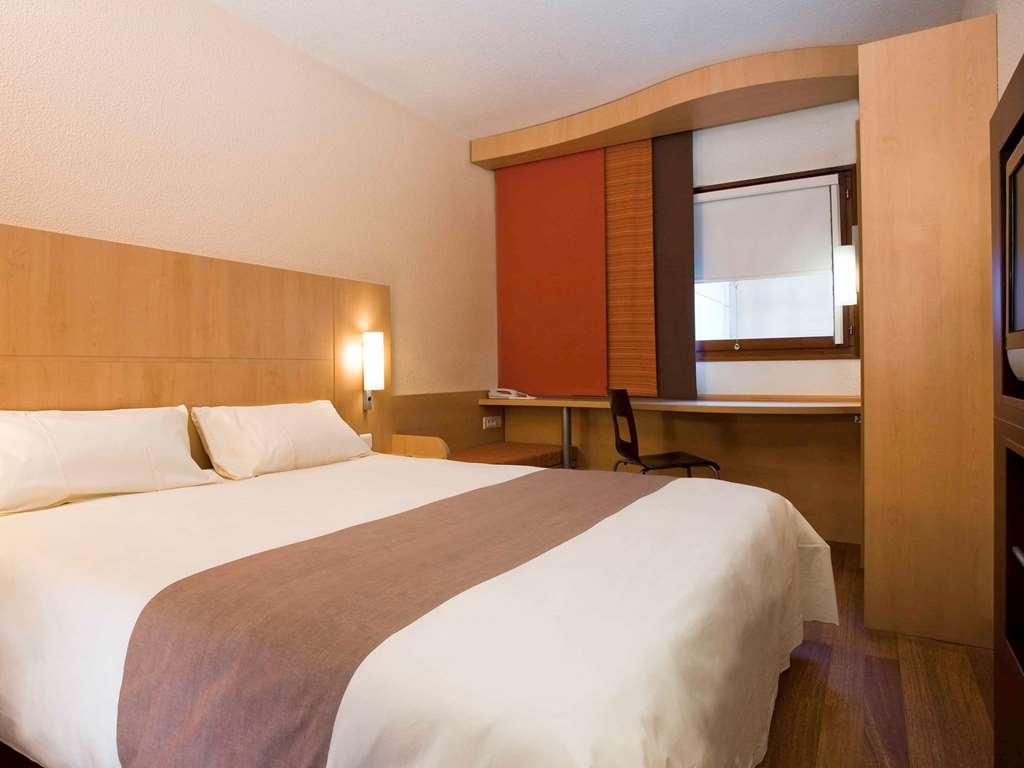 Готель Ibis Styles Abidjan Plateau Номер фото