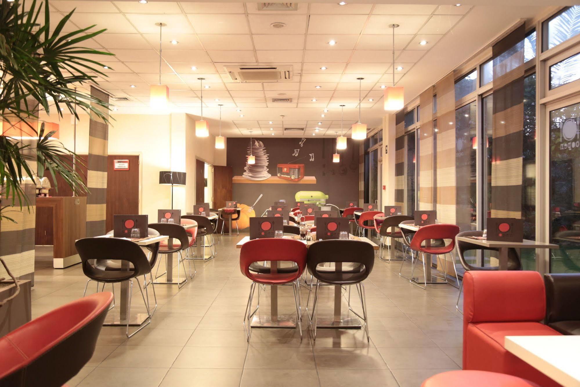 Готель Ibis Styles Abidjan Plateau Екстер'єр фото