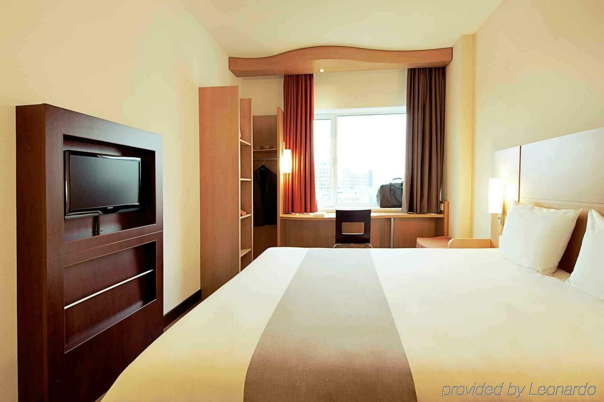 Готель Ibis Styles Abidjan Plateau Екстер'єр фото